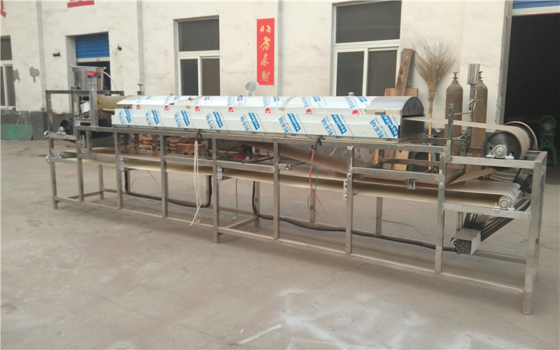 國銘粉皮機(jī)機(jī)自動糾偏系統(tǒng)再也不用擔(dān)心傳送帶跑偏問題